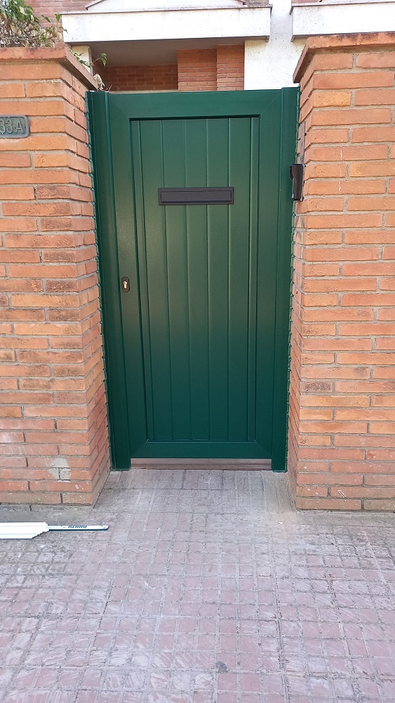 puerta-calle-color-verde-1