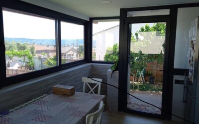 Cerramiento PVC Rehau con herrajes Winkhaus ESPARRAQUERA