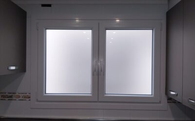 Ventana IOSAN con doble apertura oscilobatiente